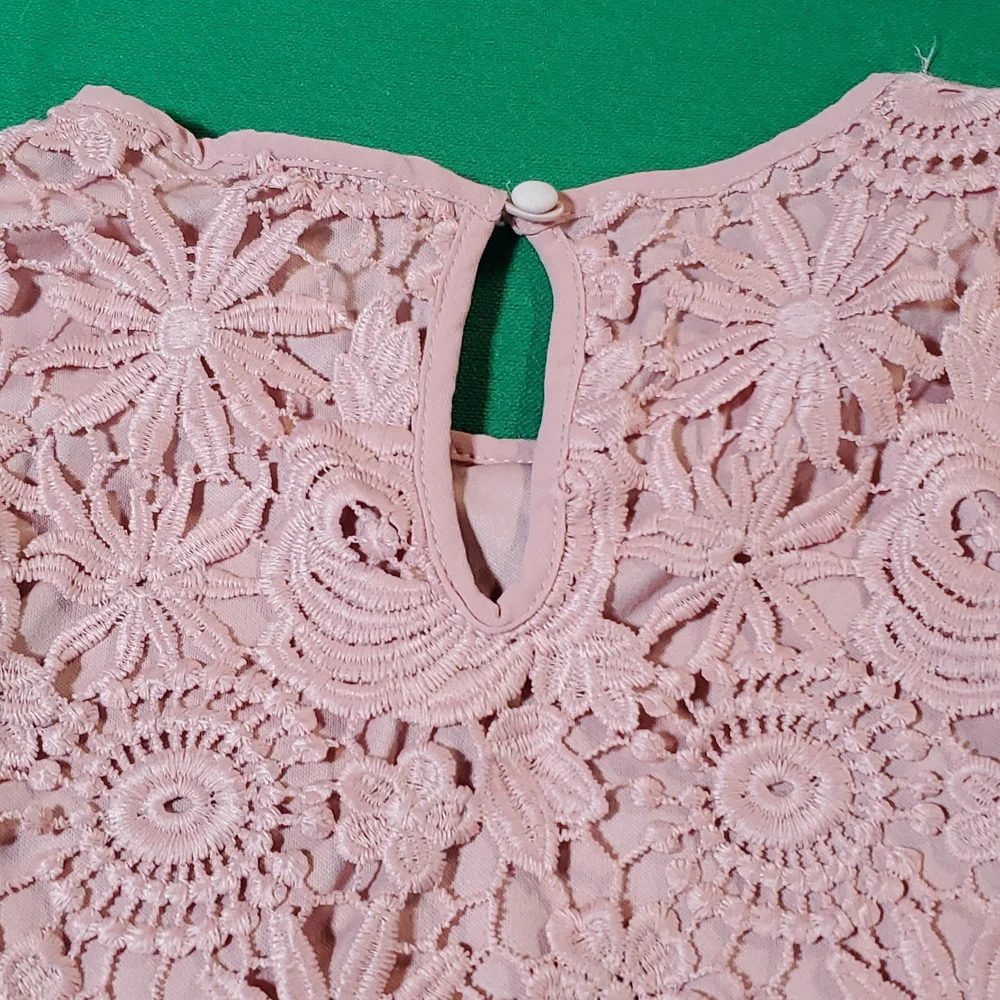 Iris size medium pink embroidered tank top - Picture 8 of 12